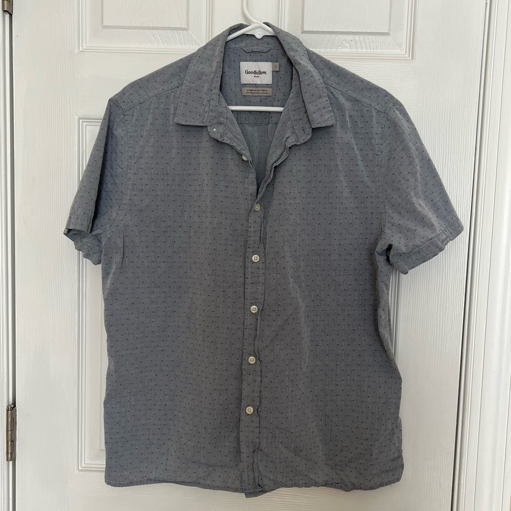 Men’s button up short sleeve shirt, Target L